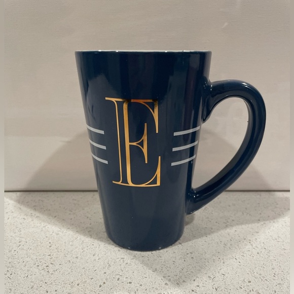 Blue and gold monogram E latte mug 16oz - Picture 1 of 4